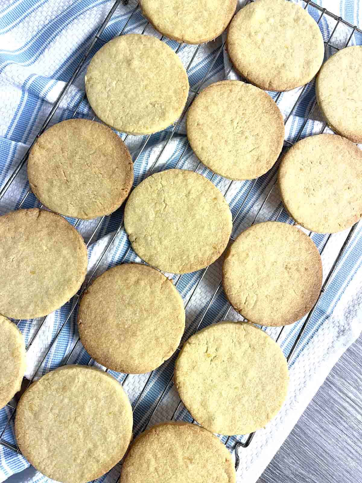 cooked biscuits on a cooling rack.