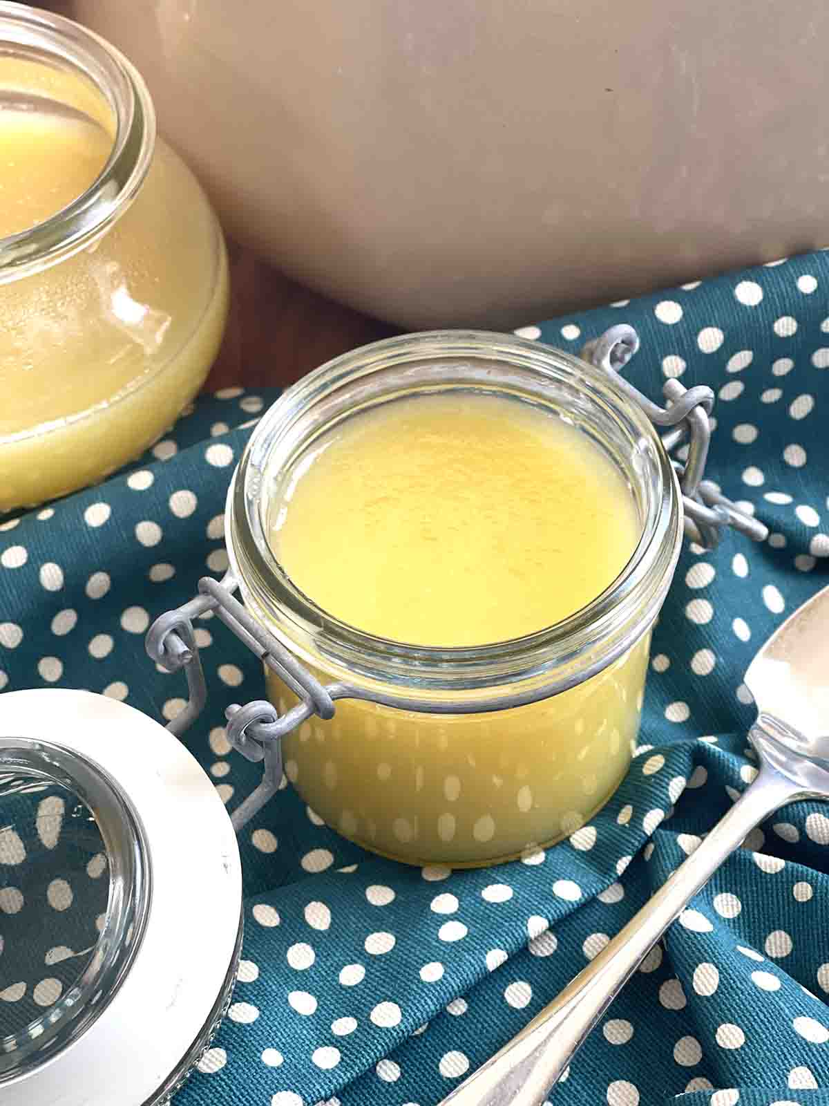 apple curd in a preserving pot.