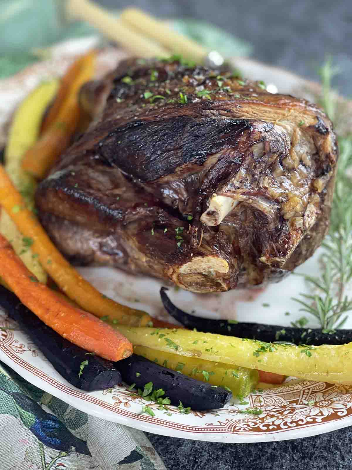 rost leg of mutton on a dish.