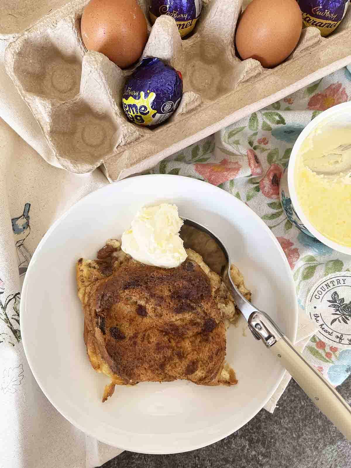 portion of hot vross bun pudding.